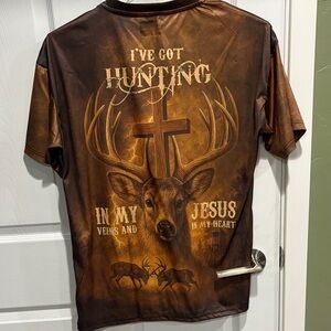 I’ve got hunting in my veins and Jesus in my heart size L Men’s NWOT